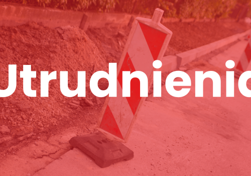 Mercedes wjechał w słup i barierkę na ul. Grunwaldzkiej w Bydgoszczy. Kierująca w szpitalu