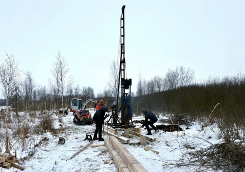Nad Jeziorem Miejskim ruszyła budowa ścieżki edukacyjno-przyrodniczej. Ma być gotowa za rok
