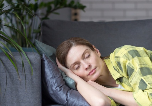 Zmęczenie nie mija mimo drzemek? Organizm może wysyłać sygnał alarmowy