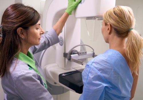 Od 1 lipca technicy elektroradiologii zarobią więcej. Wiadomo, ile wyniosą podwyżki