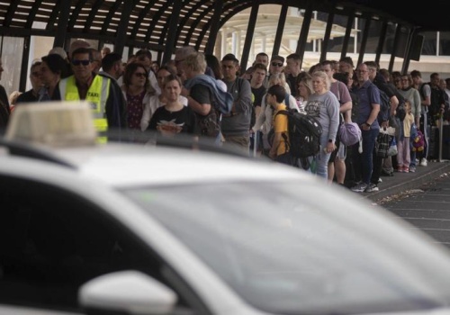 Chaos na Teneryfie. Turyści znów godzinami czekają na lotnisku