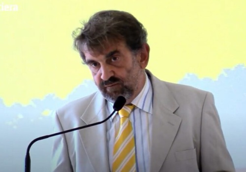 Inspirator ograniczeń Mszy trydenckiej ma pretensje do papieża. Wizja „Alter Christusa” nieaktualna?