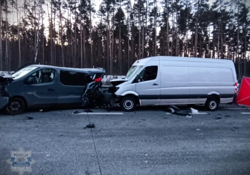 Tragedia na S8 pod Ostrowią Mazowiecką. W wypadku zginęły dwie osoby