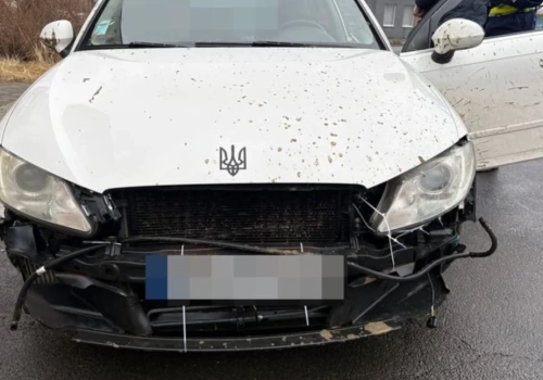 Bez zderzaka, przeglądu. Prowizorka na czterech kołach