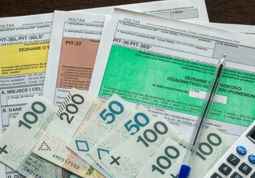 Wielu Polaków kliknie „akceptuj” i straci zwrot podatku. Sprawdź to zanim wyślesz PIT