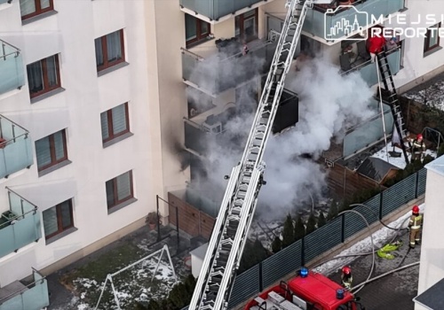 Kolejny duży pożar w Ząbkach! 20 osób uwięzionych na wyższych kondygnacjach. W akcji śmigłowiec LPR, liczne ZRM i straże pożarne