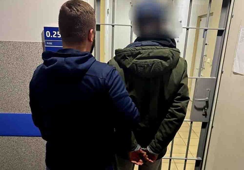 Dwaj mężczyźni uszkodzili aż 17 samochodów