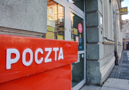 Poczta Polska zwolniła 51 tys. osób? Prezes zabiera głos: bzdura. 