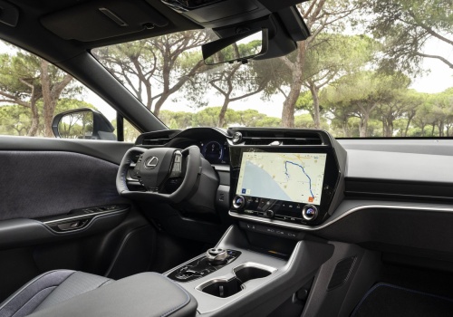 Chiny zakazują półkierownic. Koniec z wolantami w nowych samochodach