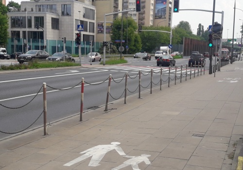 Biało-czerwona armia idzie do rezerwy. Na ulicach będzie estetyczniej
