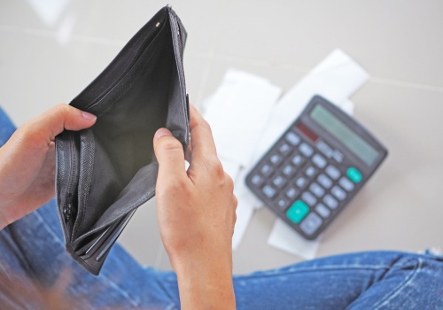 Spirala zadłużenia to nie tylko finanse. Ponad 300 prób samobójczych rocznie