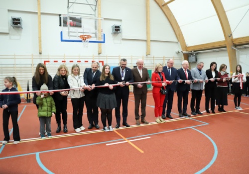 Otwarcie hali sportowej w Cielcach – inwestycja za 3,5 mln zł