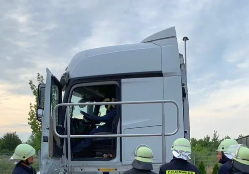 Kierowca ciężarówki zmarł na zawał w trakcie jazdy. Mężczyzna miał tylko 39 lat