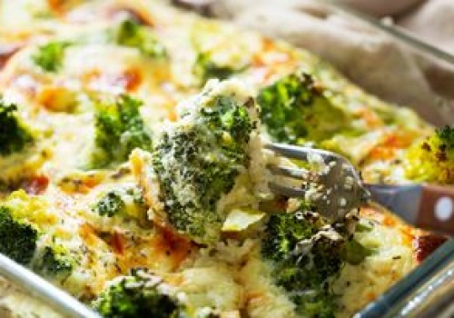 Zamiast gotować wrzucam do piekarnika. Dodaję warzywa i mam lekki, postny obiad