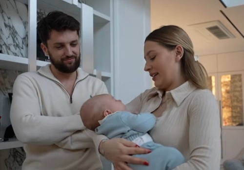 Andziaks zdradziła imię syna. Internautka: Piękne, ale nie można po polsku?