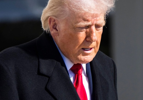 Donald Trump miał wymuszać nazwanie dworca swoim imieniem. Teraz się tłumaczy