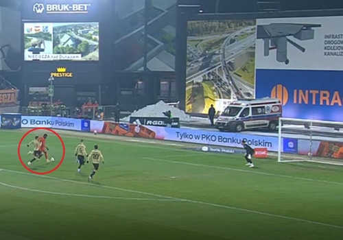 Legia patrzyła na to, co działo się w Niecieczy. Wtedy nastała 40. minuta