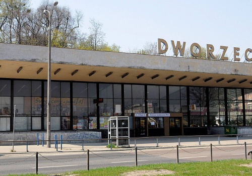 „Ten dom”. Gdańskie budynki schyłkowego modernizmu