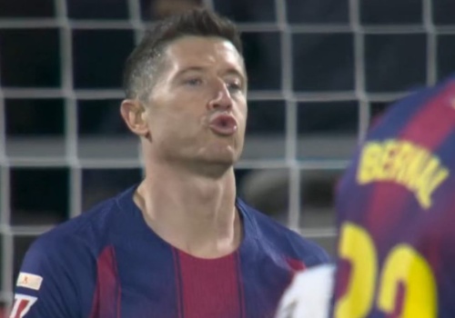 Lewandowski wszedł uratować Barcelonę. Katastrofa w samej końcówce derbów