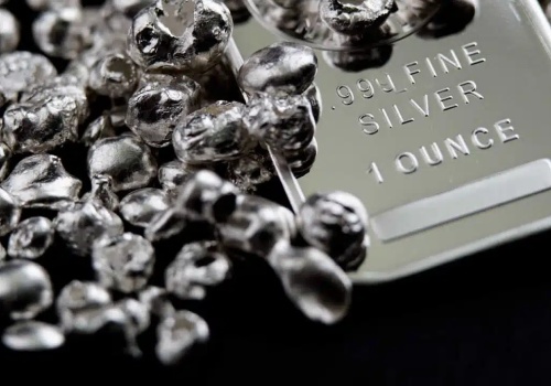 Fundusz „zreewaluował” wartość srebra – setki tysięcy starg, inwestorzy wściekli