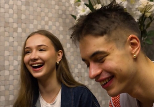 Żadna tajemnica, kim jest dziewczyna Semirunnija