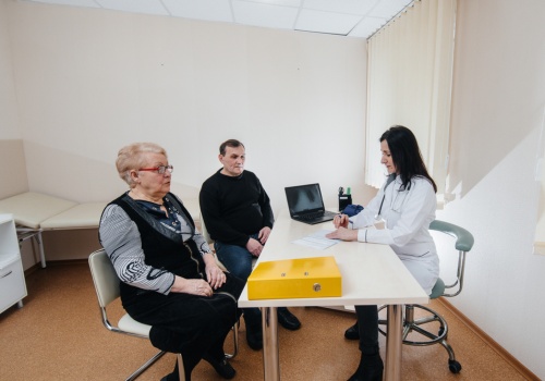 „Lekarz jest bezpiecznikiem państwa”. Polityczne zakazy nie naprawią ochrony zdrowia