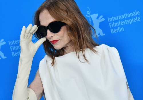 Isabelle Huppert: nie chodzi o to, kto ukradł i ile, ale o to, co się dzieje z człowiekiem, kiedy jest zbyt bogaty
