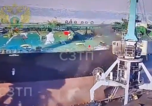 Zderzenie tankowca z dźwigiem w  porcie naftowym na Bałtyku. Wypadek w Ust-Łudze