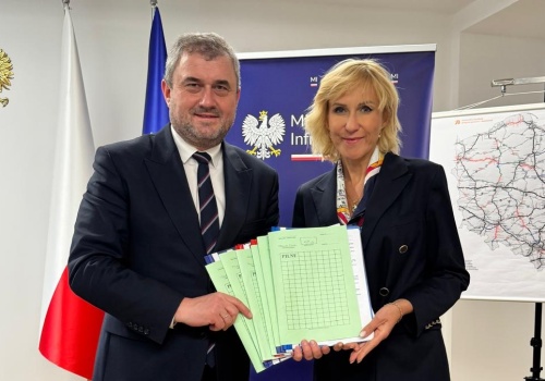 Miliony na chodniki i ścieżki rowerowe przy drogach krajowych na Warmii i Mazurach. Rusza aż 7 inwestycji