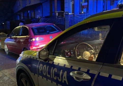 Desperacka ucieczka przed policją. Pijana 53-latka z dwoma zakazami zatrzymana