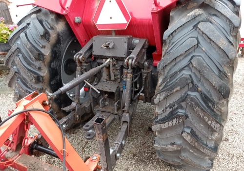 Czy opona radialna do ciągnika musi być droga? Sprawdzamy