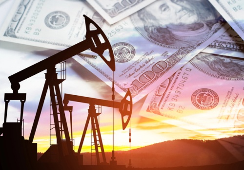 Dolar amerykański zyskuje na fali globalnej niepewności