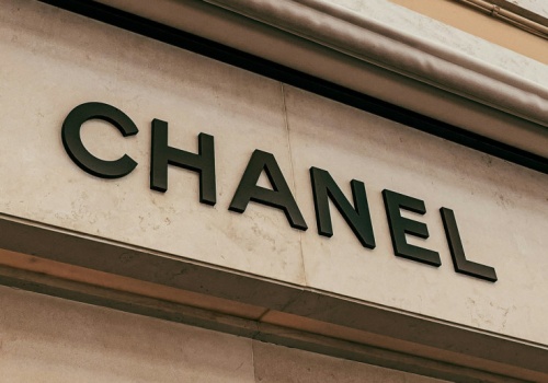 Chanel wchodzi w sneakersy. Ten ruch może zmienić układ sił