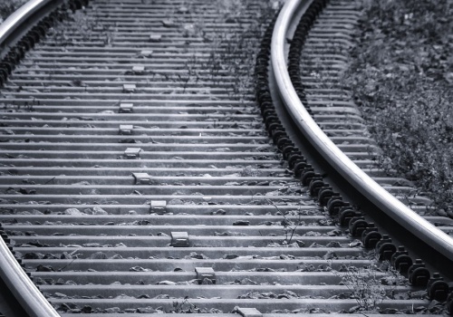 Śmiertelny wypadek na torach w Gdańsku. Są utrudnienia w kursowaniu pociągów