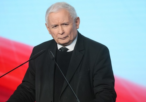 Kulisy zadziwiającej konferencji Jarosława Kaczyńskiego. 