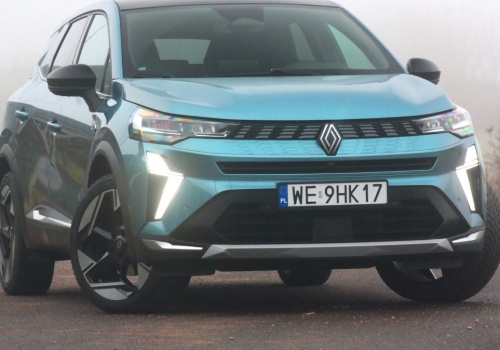 Renault Symbioz z nowym napędem hybrydowym mało pali, ale nie jest idealne