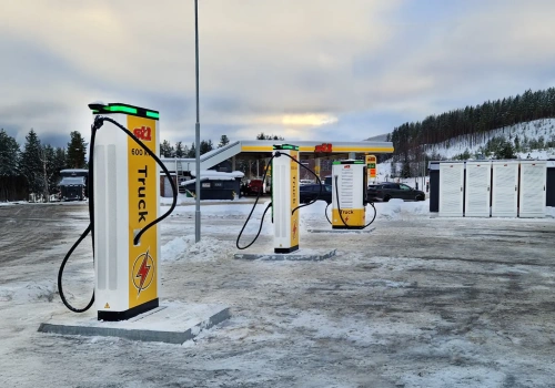 Ekoenergetyka dostarczyła technologię MCS dla hubu ładowania eHDV w Norwegii. Moc zainstalowana? 1,6 MW