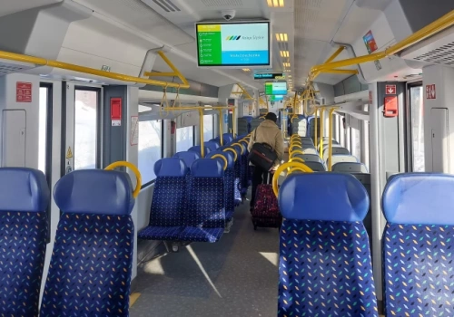 Gitara, prace dyplomowe czy sztuczna szczęka. To zostawiali podróżni w pociągach Kolei Śląskich