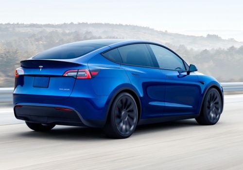 Tesla obniża ceny elektryków. Polacy kupią taniej pod jednym warunkiem