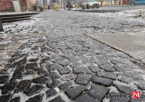 Synoptycy wydali ostrzeżenie. W całym regionie będzie ślisko
