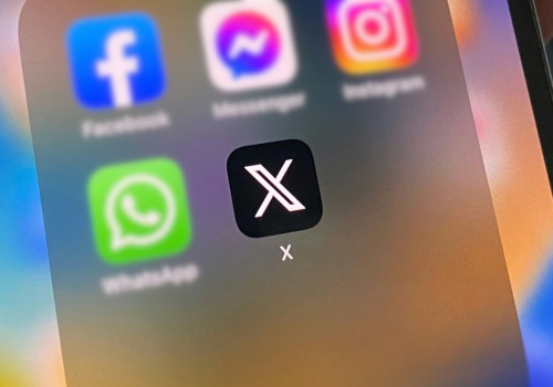 Kolejne kłopoty X. Irlandia bada rozbieranie ludzi przez Groka