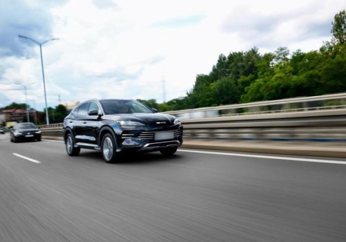 Chińskie hybrydy PHEV z emisją poniżej 50g CO2 – Ranking ofert i korzyści podatkowe 2026