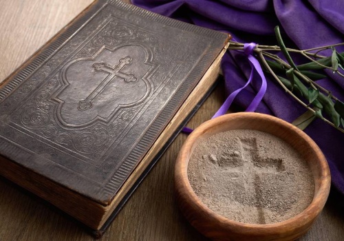 Czy słuchanie muzyki w Środę Popielcową to grzech? Kościół mówi wprost