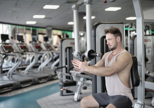 Sterydy bardziej szkodzą młodszym mężczyznom? Nowe badanie burzy dotychczasowe przekonania