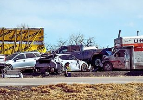 Zabici i ranni. Wielki karambol na autostradzie w USA