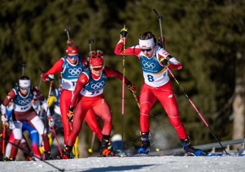 Polacy startują na igrzyskach. Gdzie oglądać short track i biathlon? O której?