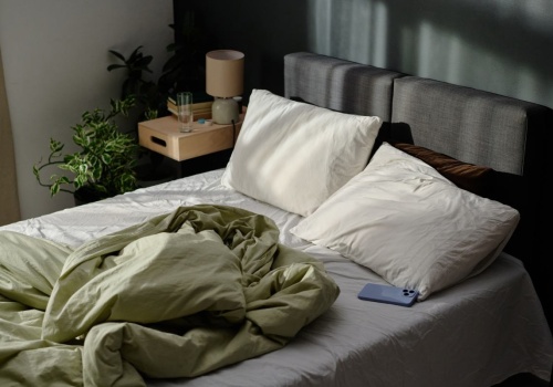 Nie ścielisz łóżka rano? Przestań myśleć, że to wada. Psychologia ma o tym inne zdanie