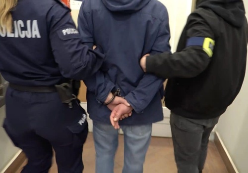 Cudzoziemiec napadł z młotkiem na jubilera pod Olsztynem. Surowszy wyrok po sądowej batalii