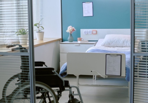 Tyle zarabia salowa w polskim szpitalu. Kwota może zdziwić wiele osób