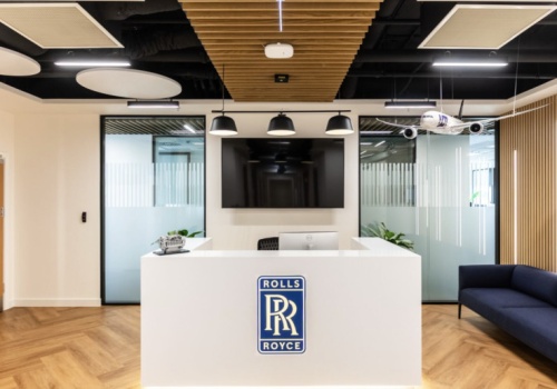 Rolls-Royce z nową siedzibą w krakowskim biurowcu. Zaglądamy do wnętrz